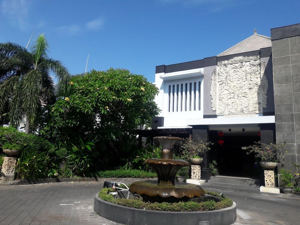 The Radiant Hotel & Spa Tuban Esterno foto